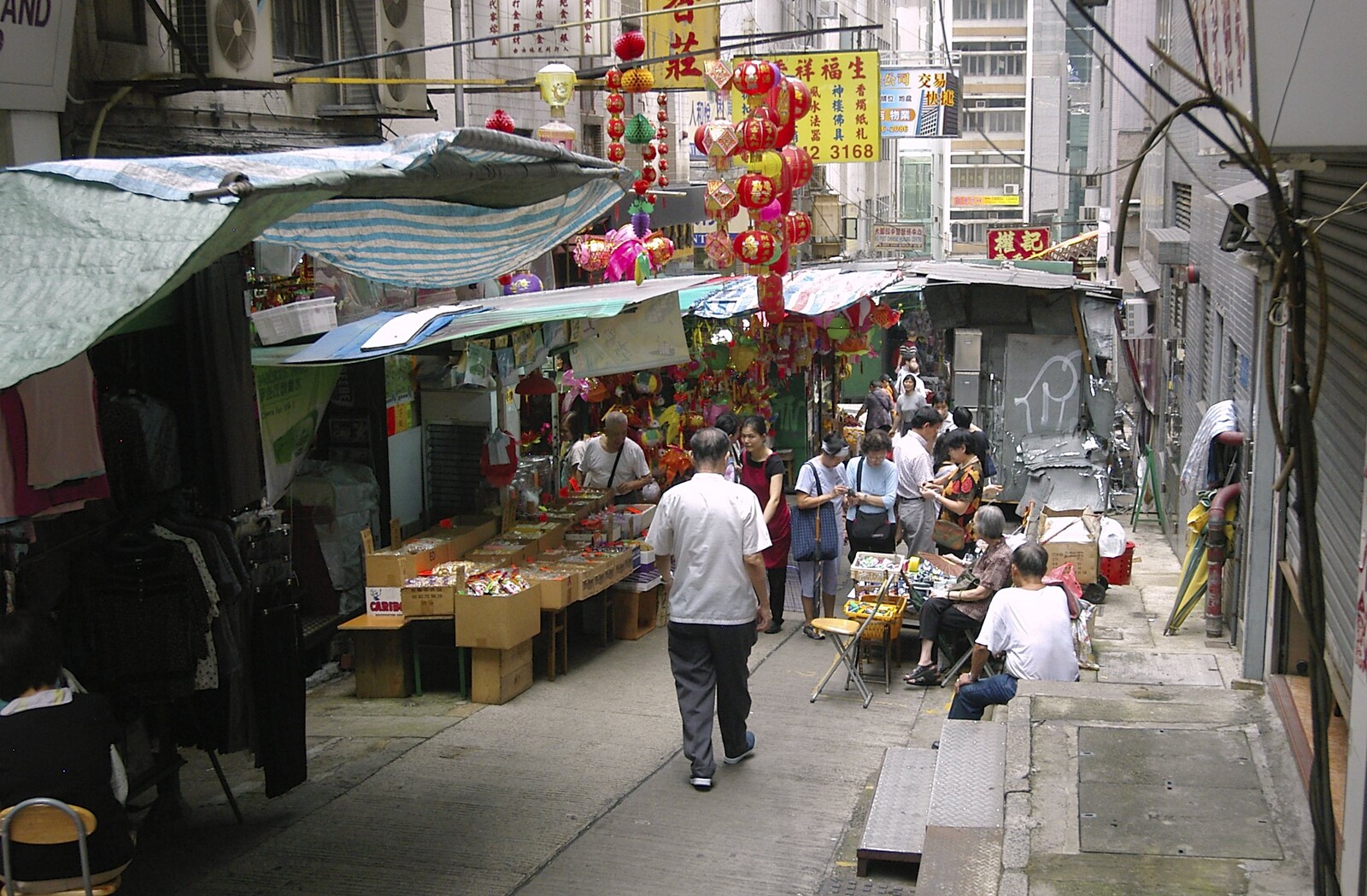 Walking around the market from Lan Kwai Fong Market, Hong Kong, China - 4th October 2006