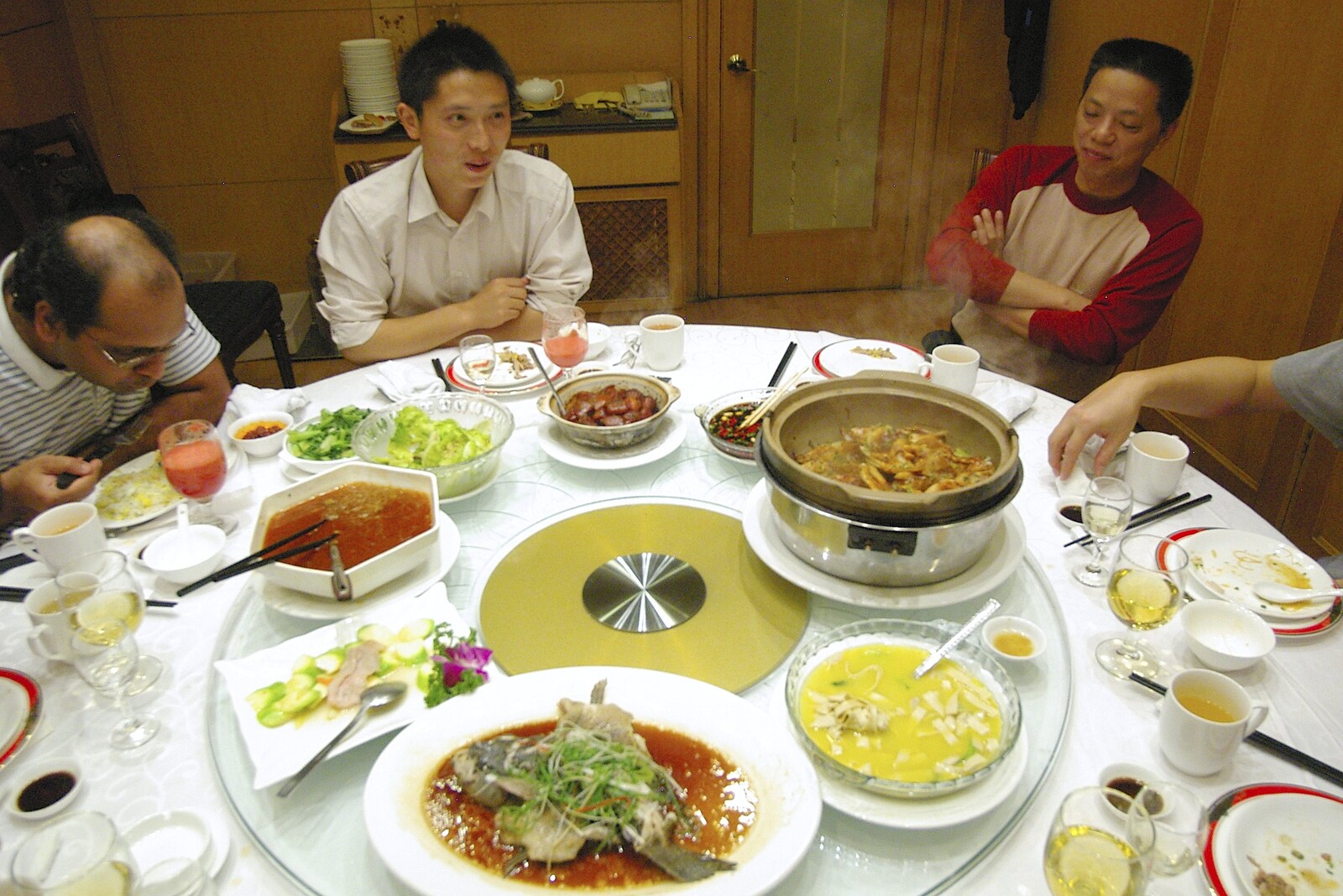 The latest food is inspected from Nanjing by Night, Nanjing, Jiangsu Province, China - 4th October 2006