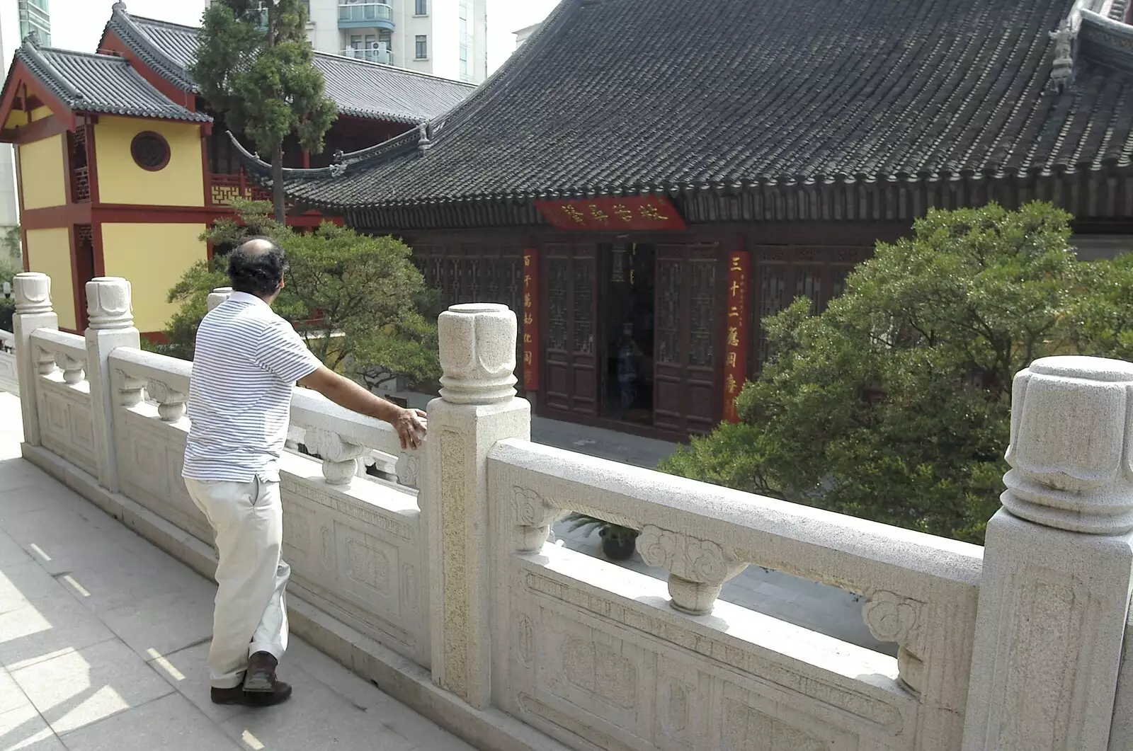 Ashish looks out, from A Few Days in Nanjing, Jiangsu Province, China - 7th October 2006