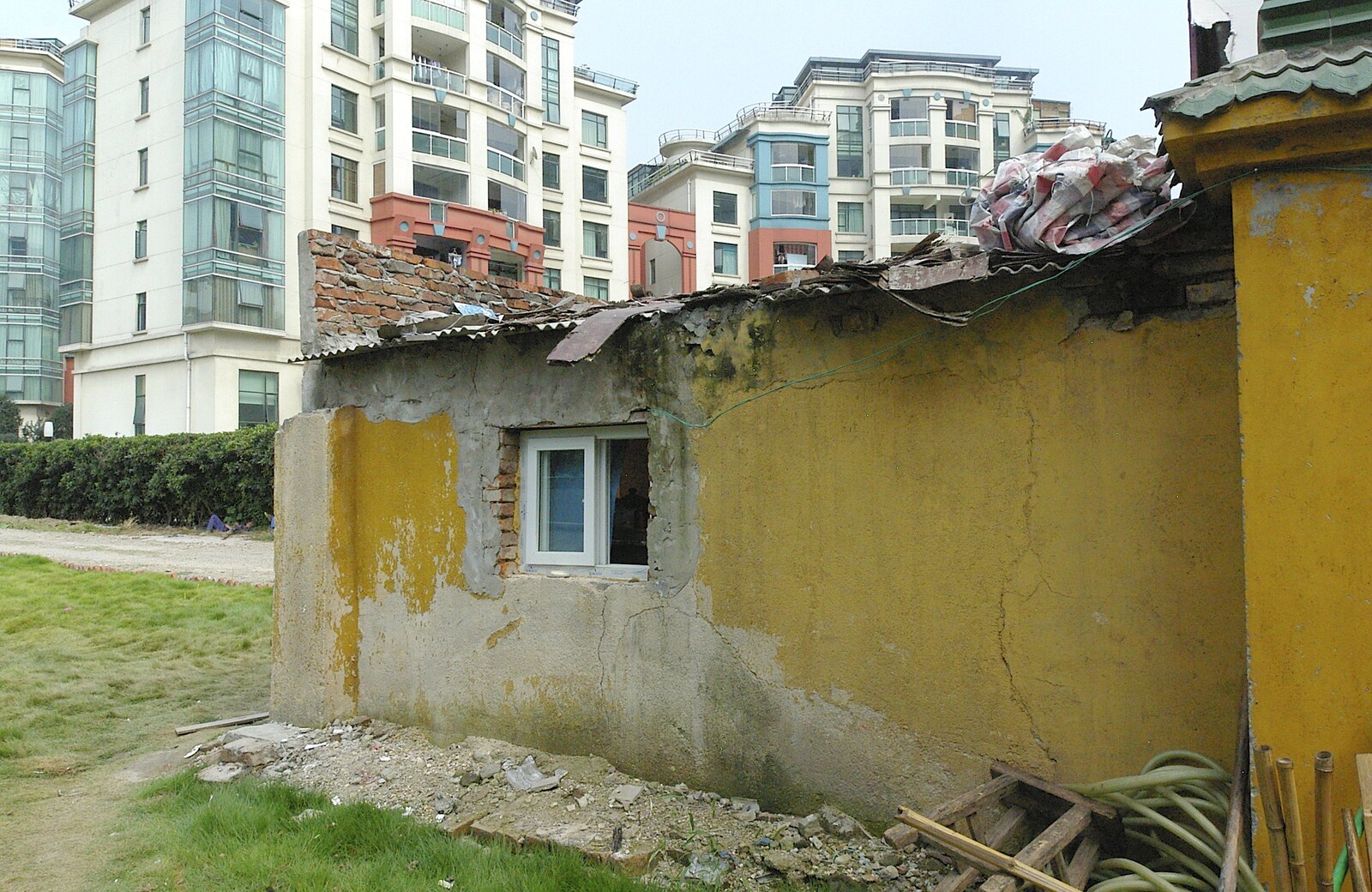 A derelict room from A Few Days in Nanjing, Jiangsu Province, China - 7th October 2006