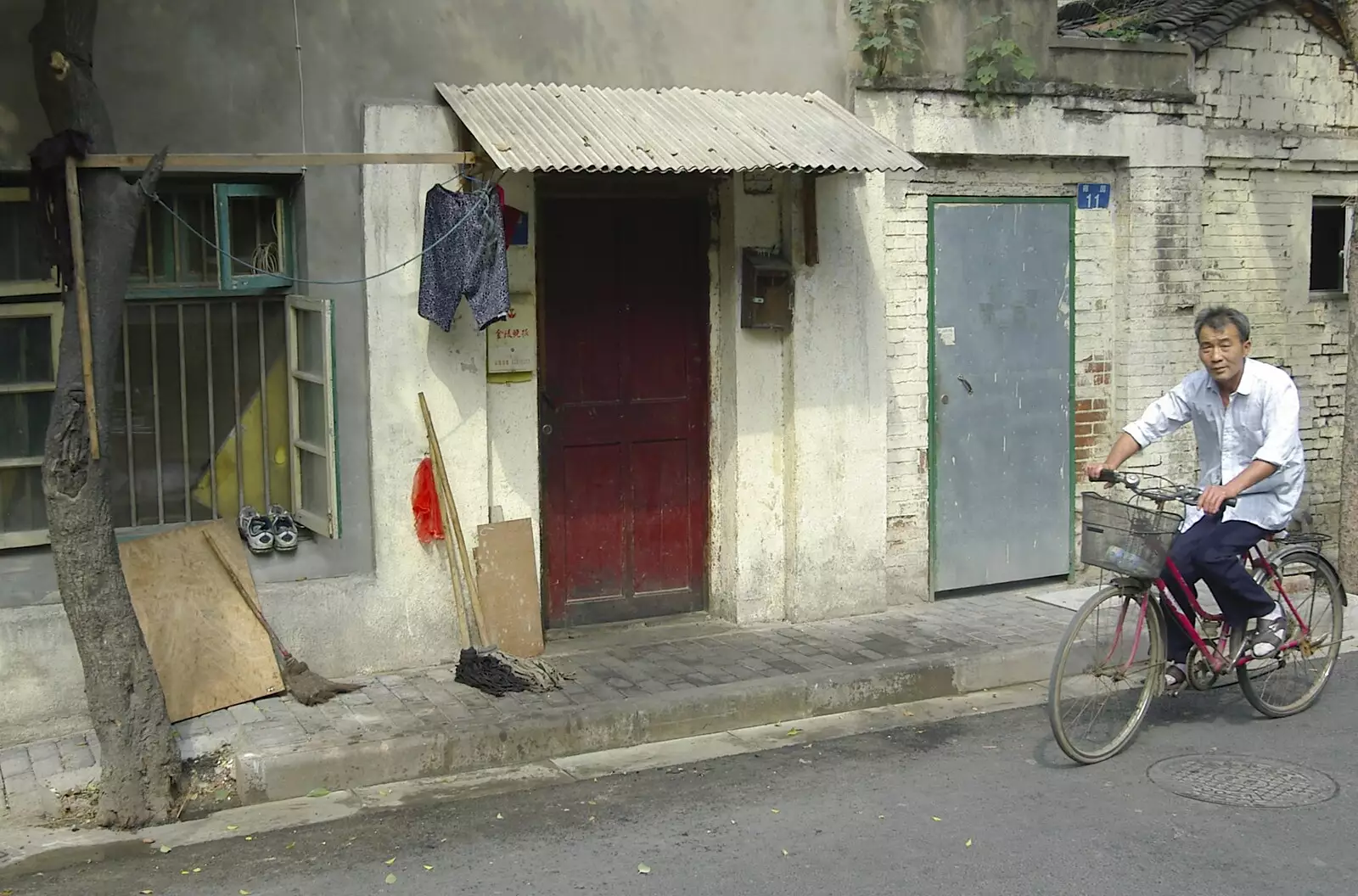 Another dude on a bike passes by, from A Few Days in Nanjing, Jiangsu Province, China - 7th October 2006