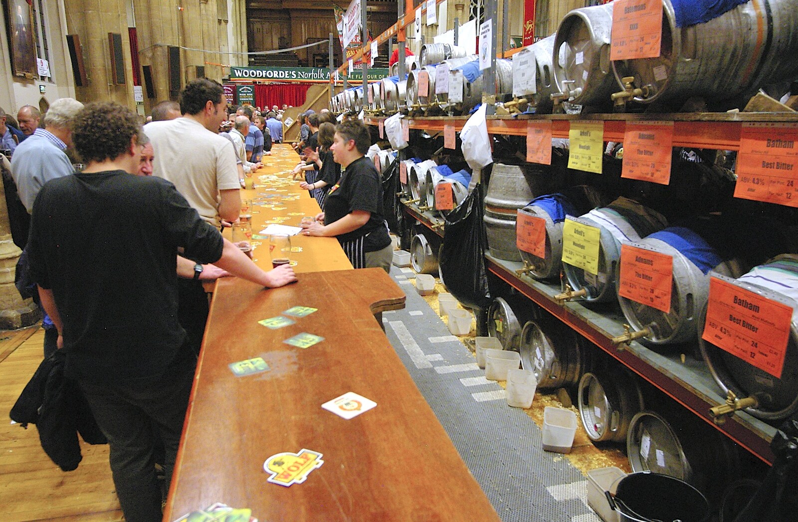 The bar's getting a bit quieter from The CAMRA Norwich Beer Festival, St. Andrew's Hall, Norwich - 25th October 2006