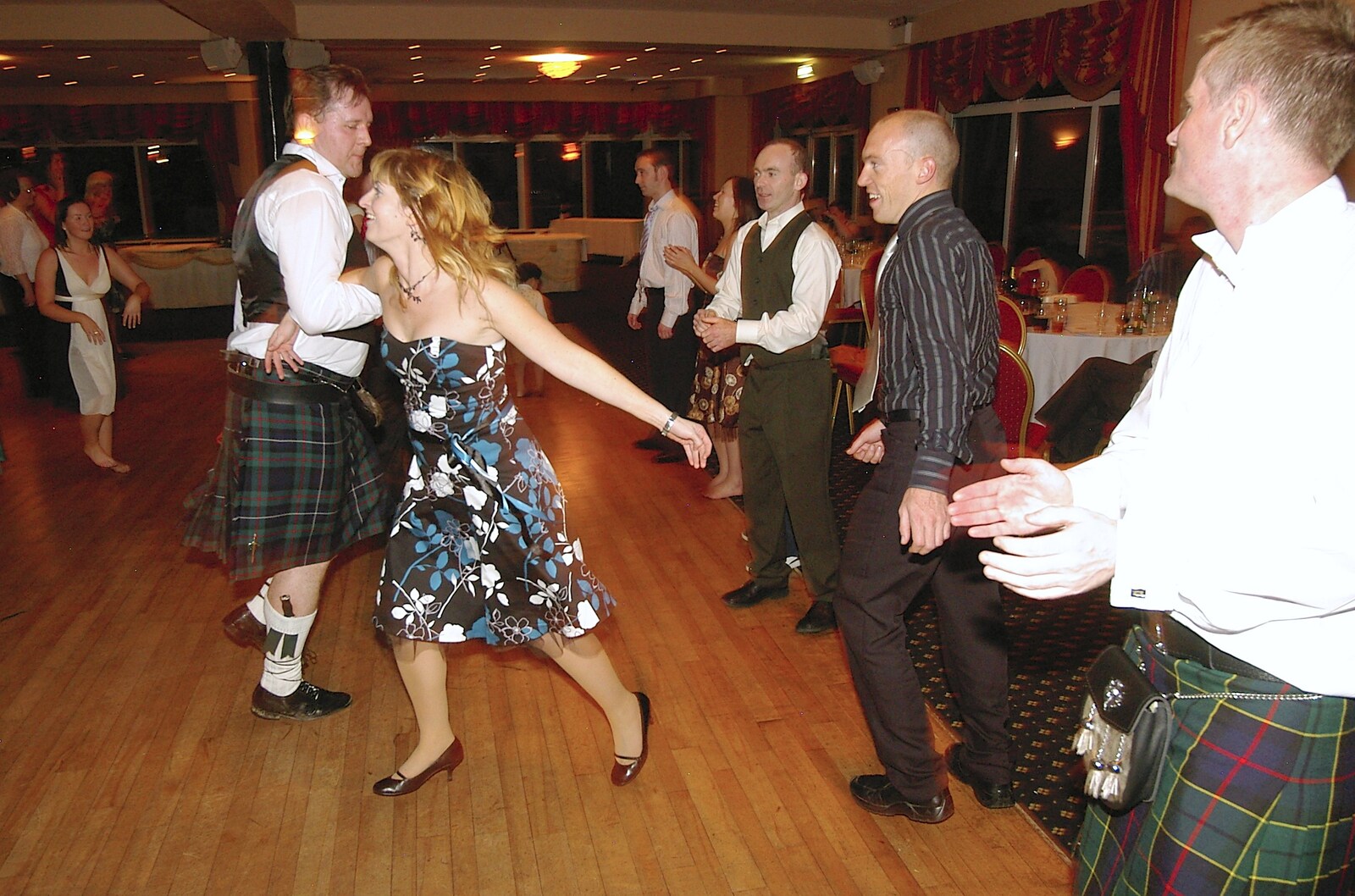 A ceilidh kicks off from Caroline and Chris's Wedding, Spanish Point, County Clare, Ireland - 26th October 2006