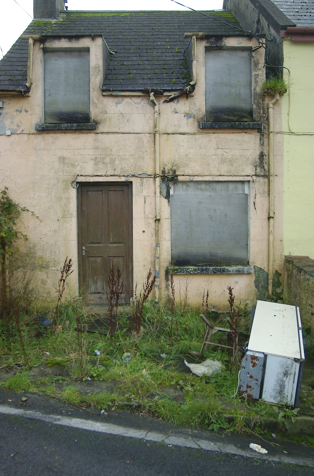 A derelict house from Corofin, Ennistymon and The Burran, County Clare, Western Ireland - 27th October 2006