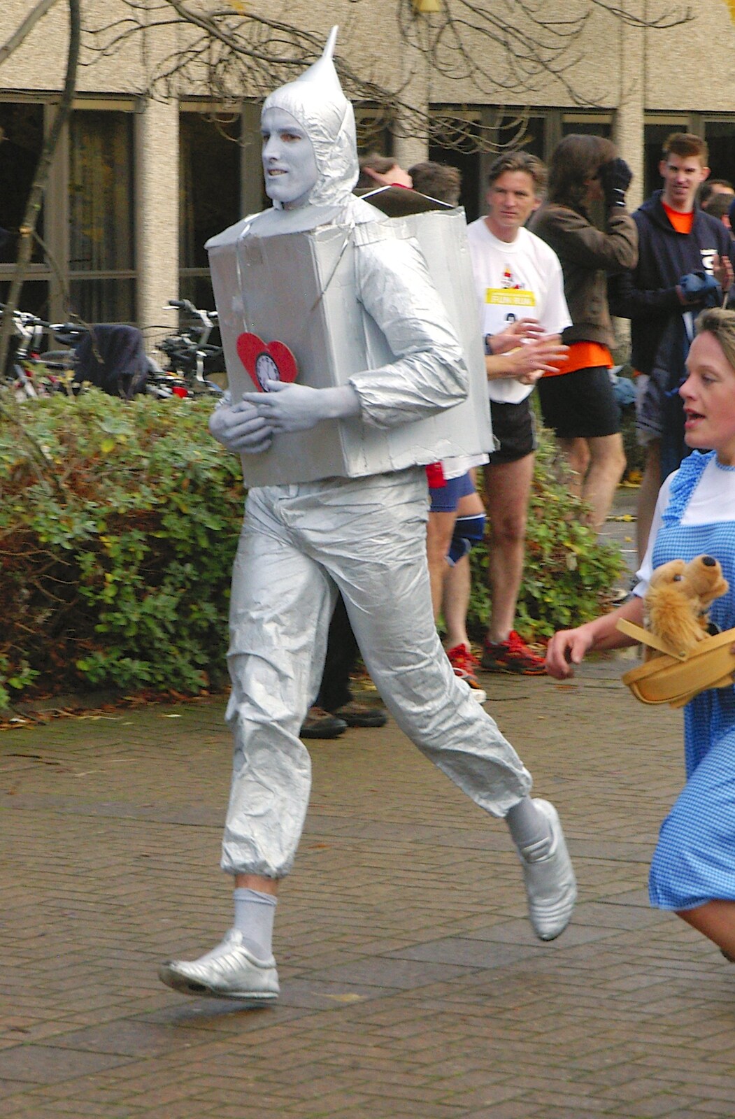 The Tin Man comes in from Cambridge Science Park "Children in Need" Fun Run, Milton Road, Cambridge - 17th November 2006