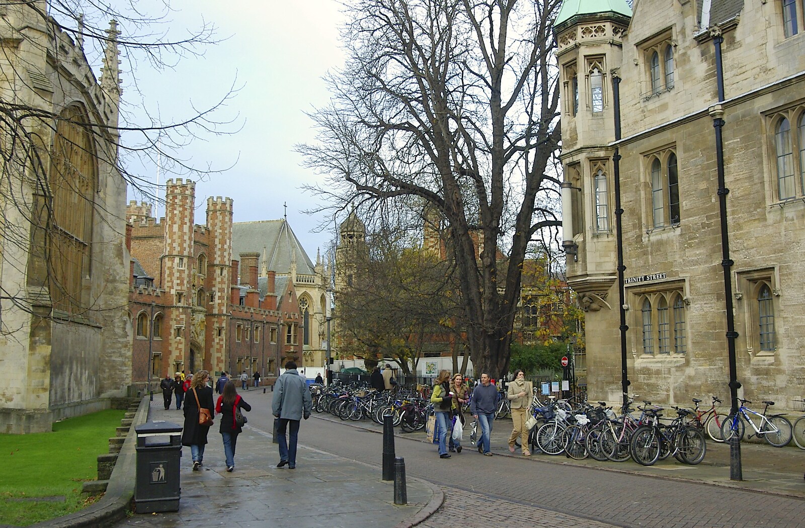 Trinity Street, and St. John's entrance from Autumn Colleges: a Wander around The Backs, Cambridge - 26th November