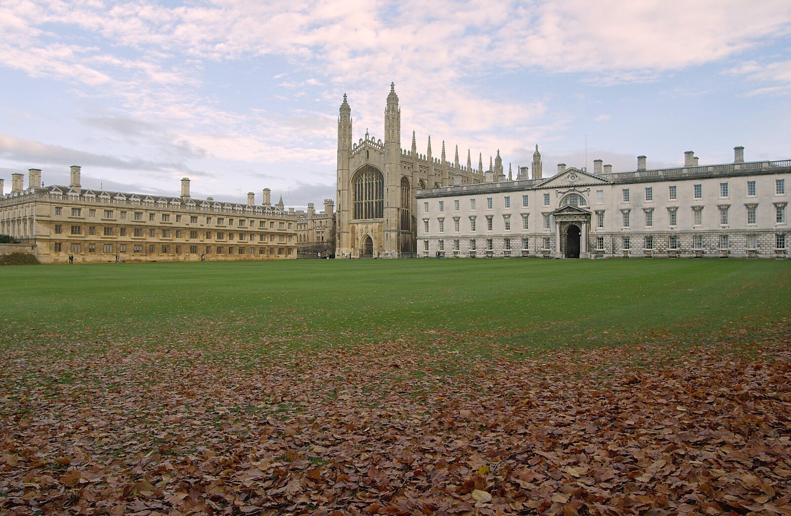 King's College Chapel, and dead autumn leaves from Autumn Colleges: a Wander around The Backs, Cambridge - 26th November