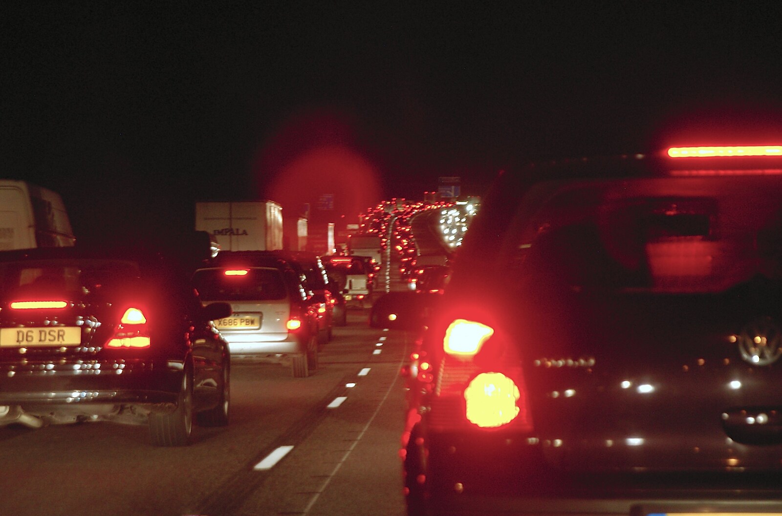 Stacked cars and tail-lights on the M25 from Qualcomm Christmas, The BBs and Isobel Moves Flats, Cambridge and Ascot, Berkshire - 2nd December 2006