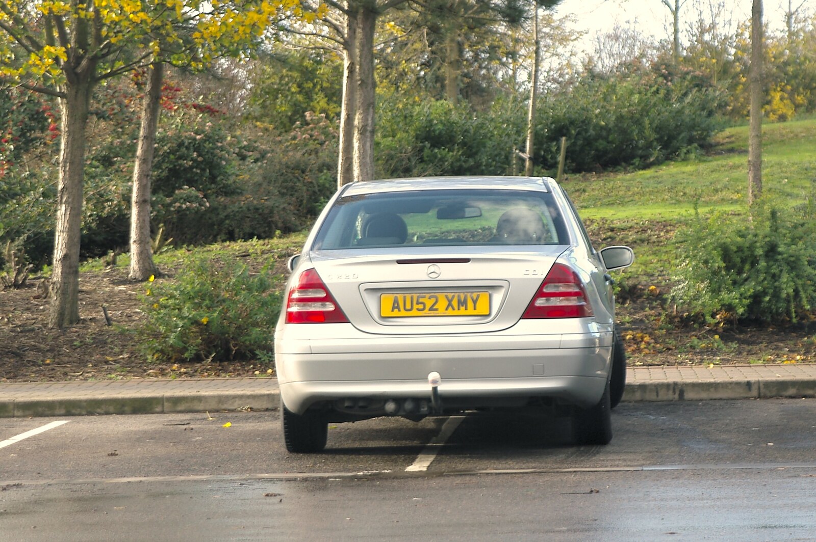 Typical fascist Mercedes parking from Qualcomm Christmas, The BBs and Isobel Moves Flats, Cambridge and Ascot, Berkshire - 2nd December 2006