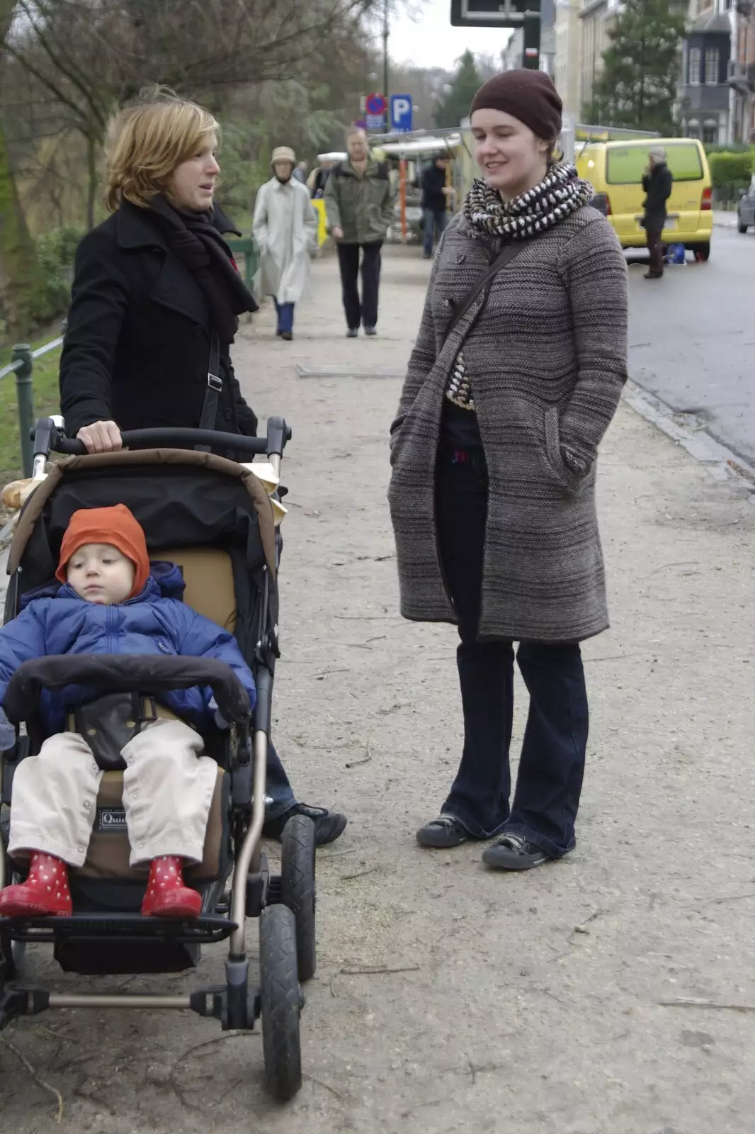 Kai, Jules and Isobel on the streets, from The Christmas Markets of Brussels, Belgium - 1st January 2007