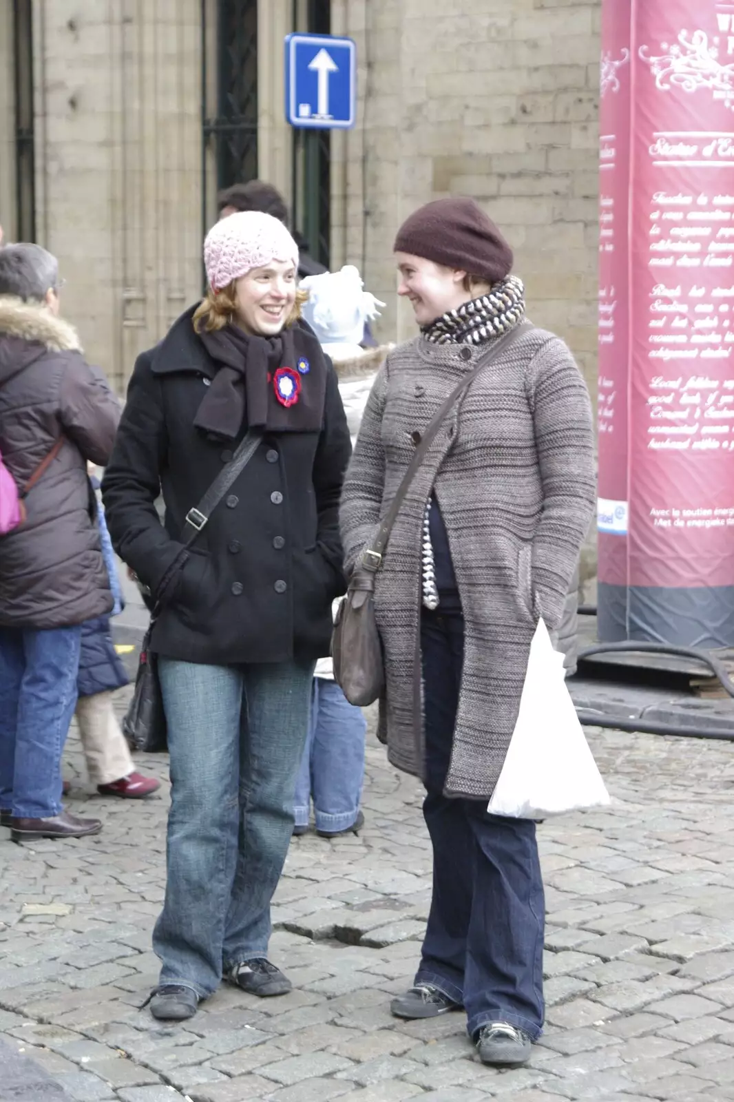 Jules and Isobel wait for Nosher, from The Christmas Markets of Brussels, Belgium - 1st January 2007