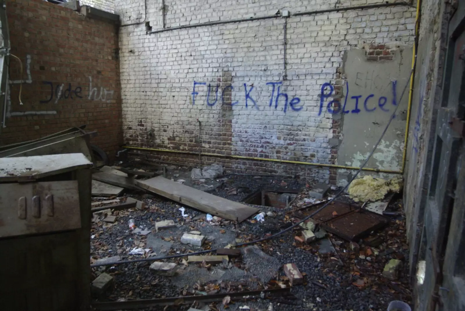 A message for the local constabulary, from The Christmas Markets of Brussels, Belgium - 1st January 2007