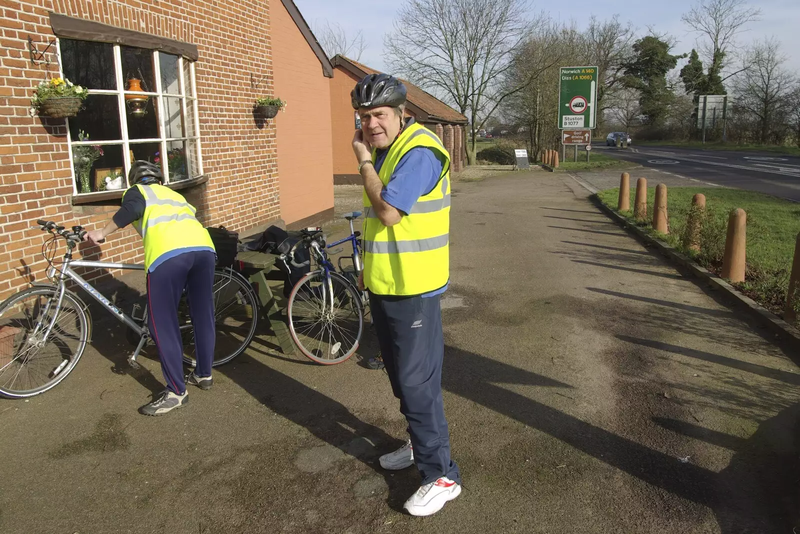 Alan straps up, from Biohazards, the BSCC Valentine's Day Ride and a Photo Shoot, Diss, Norfolk - 15th February 2007