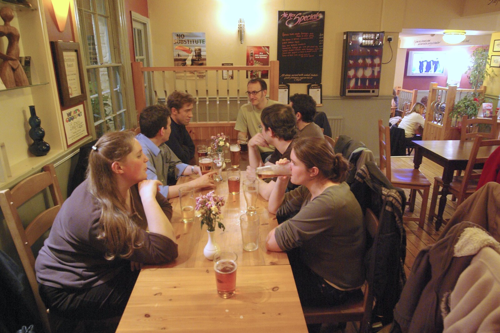 Lively discussion over beer from Hani Leaves The Lab, Alexandra Arms, Cambridge - 23rd February 2007