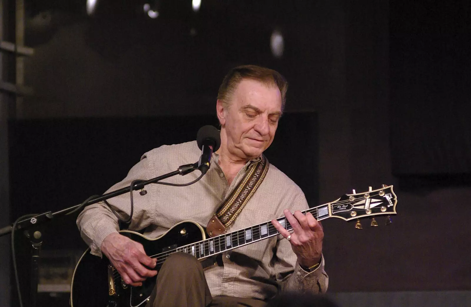 The guitar guy, from A Central Park Marathon, Les Paul at the Iridium Club and an Empire State Sunset, New York, US - 25th March 2007