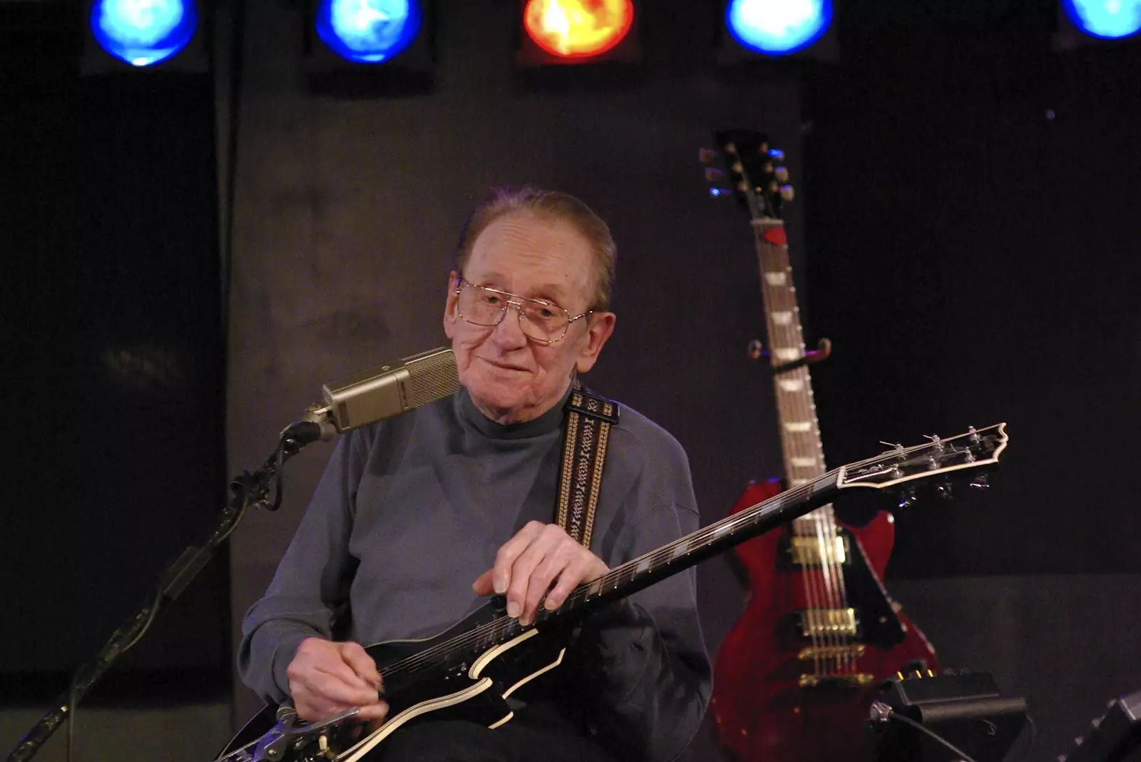 Les Paul looks a bit sad, from A Central Park Marathon, Les Paul at the Iridium Club and an Empire State Sunset, New York, US - 25th March 2007