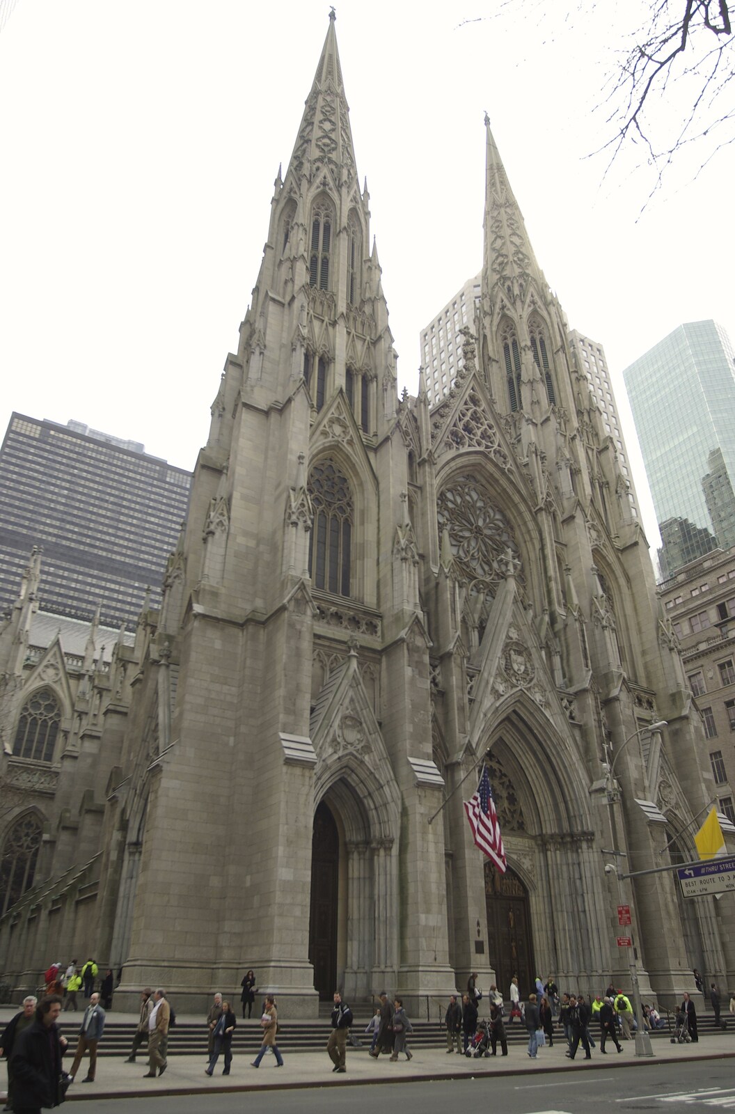 Persian Day Parade, Upper East Side and Midtown, New York, US - 25th March 2007: St. Patrick's Cathedral on 5th Avenue