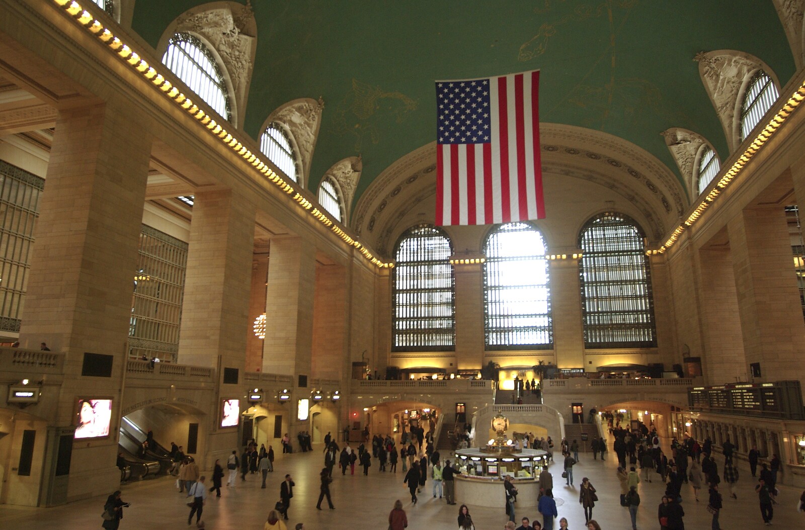 Persian Day Parade, Upper East Side and Midtown, New York, US - 25th March 2007: Grand Central's main concourse