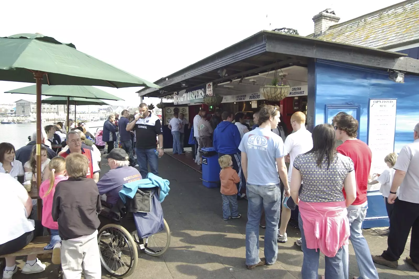 The queue for Cap'n Jasper's, from A Trip to The Barbican, Plymouth, Devon - 6th April 2007