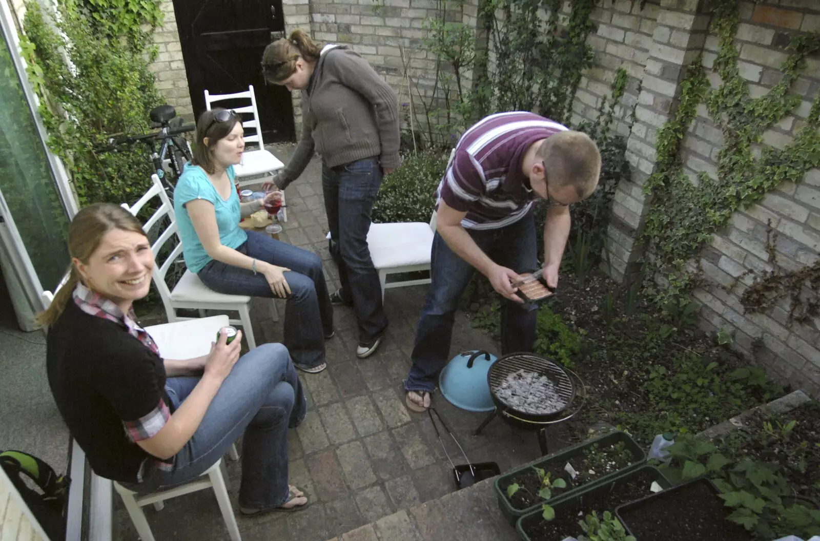 Barbeque action in the back yard, from Science Park Demolition, Bjarne Stroustrup, and Taptu/Qualcomm Miscellany, Cambridge - 29th April 2007