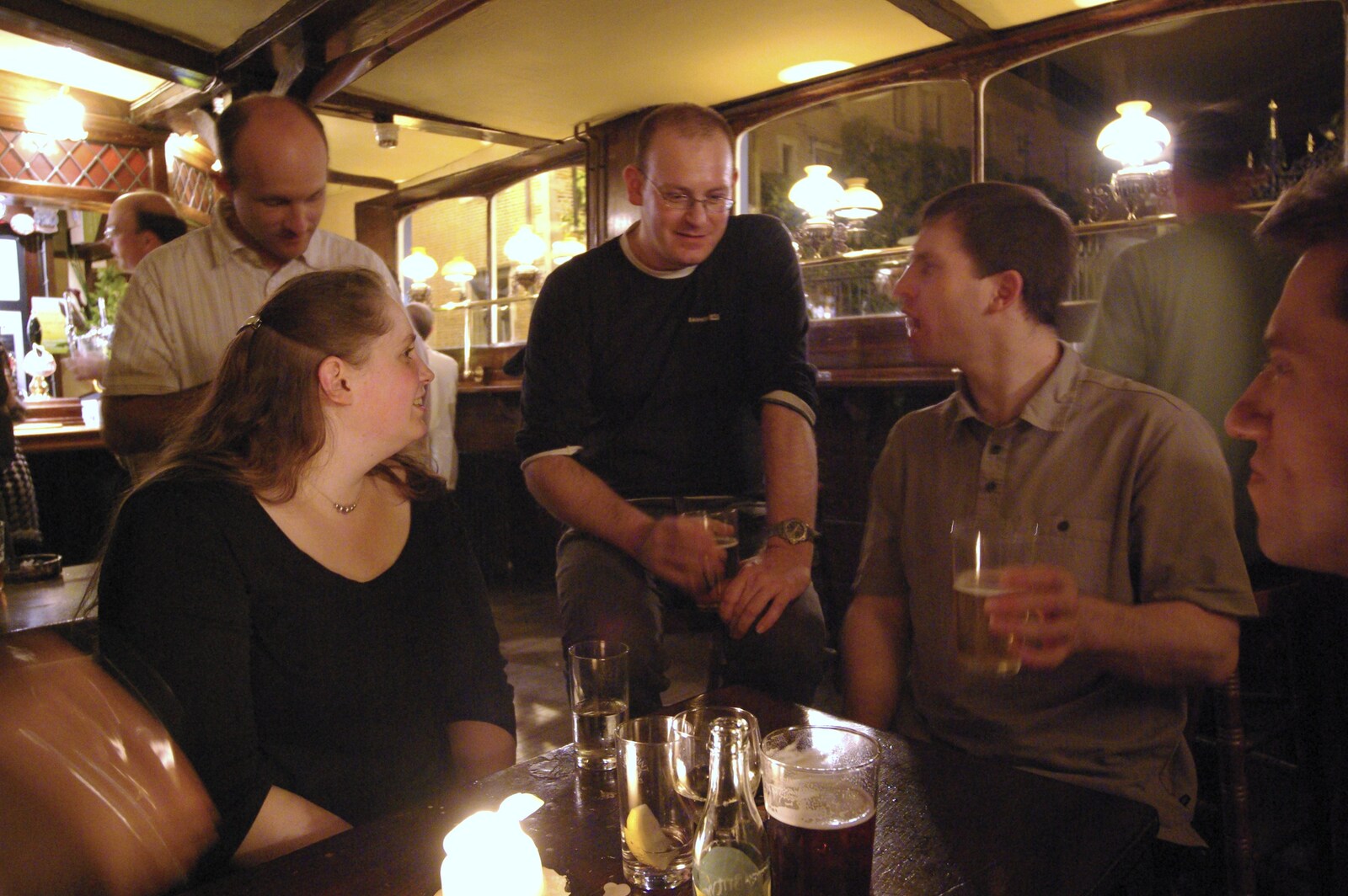 May Miscellany: London, Louise's Birthday, Norwich, and Steve Winwood, Islington and Cambridge - May 2007: Pub chatting