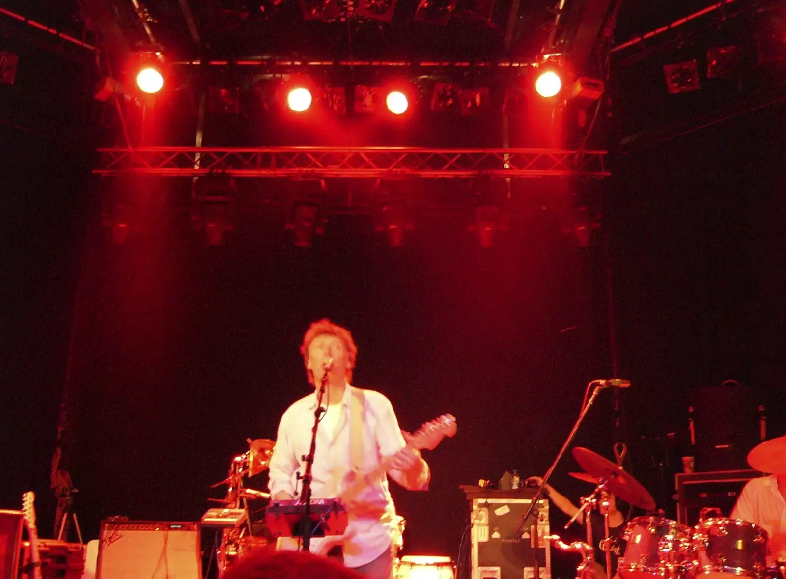 Steve Winwood on guitar, from May Miscellany: London, Louise's Birthday, Norwich, and Steve Winwood, Islington and Cambridge - May 2007