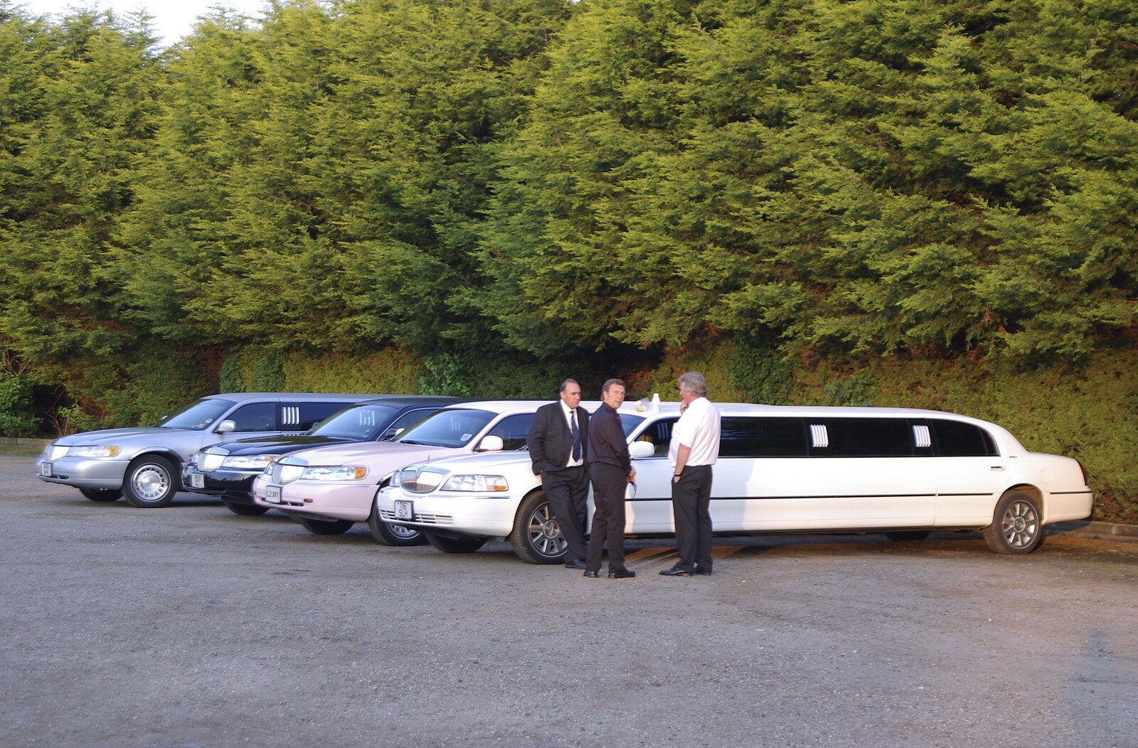 The BBs and Diss High School Leavers 07, Banham, Norfolk - 2nd June 2007: Back at the Appleyard, a heap of stretched limos park up for the night