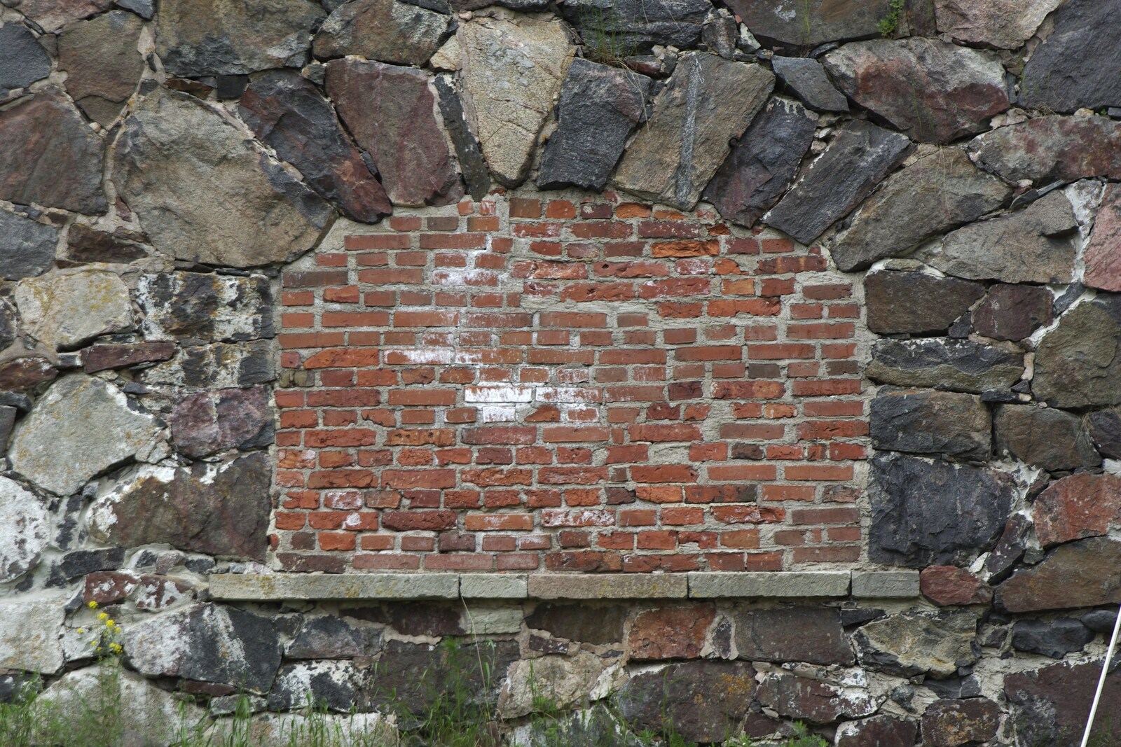 Genesis in Concert, and Suomenlinna, Helsinki, Finland - 11th June 2007: Another brick in the wall