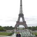 2007 Tourist shot in front of the Eiffel Tower