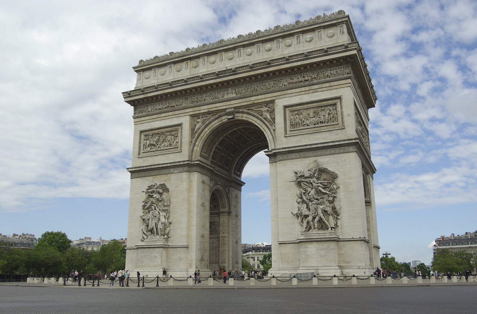 Genesis Live at Parc Des Princes, Paris, France - 30th June 2007: The Arc De Triomphe