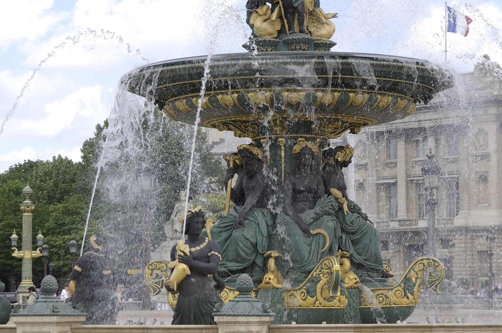 Genesis Live at Parc Des Princes, Paris, France - 30th June 2007: Green and gold fountain