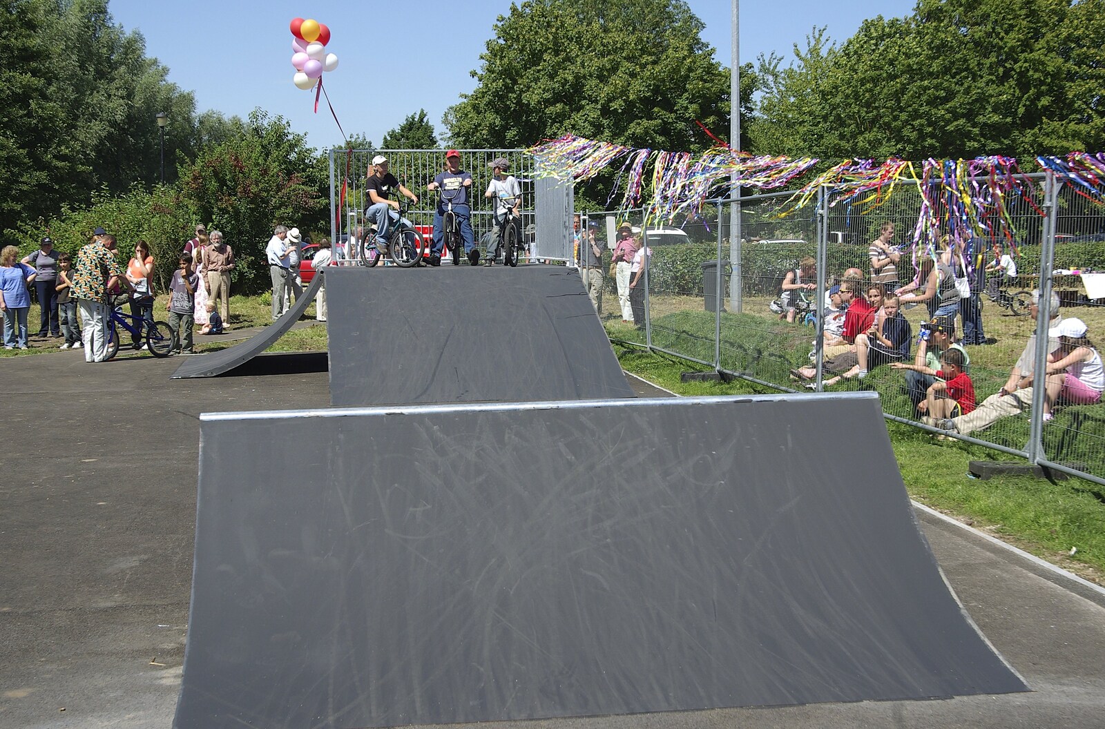The Opening of Eye Skateboard Park, and The BBs at Cotton, Suffolk - 5th August 2007: A double ramp
