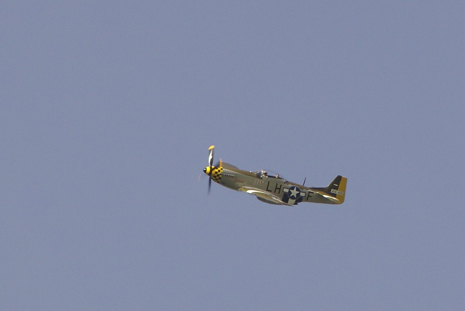Maurice Hammond's P-51 Mustang 'Janie' flies over the back field from Janet's 40th, The Depot, Cambridge - 1st September 2007