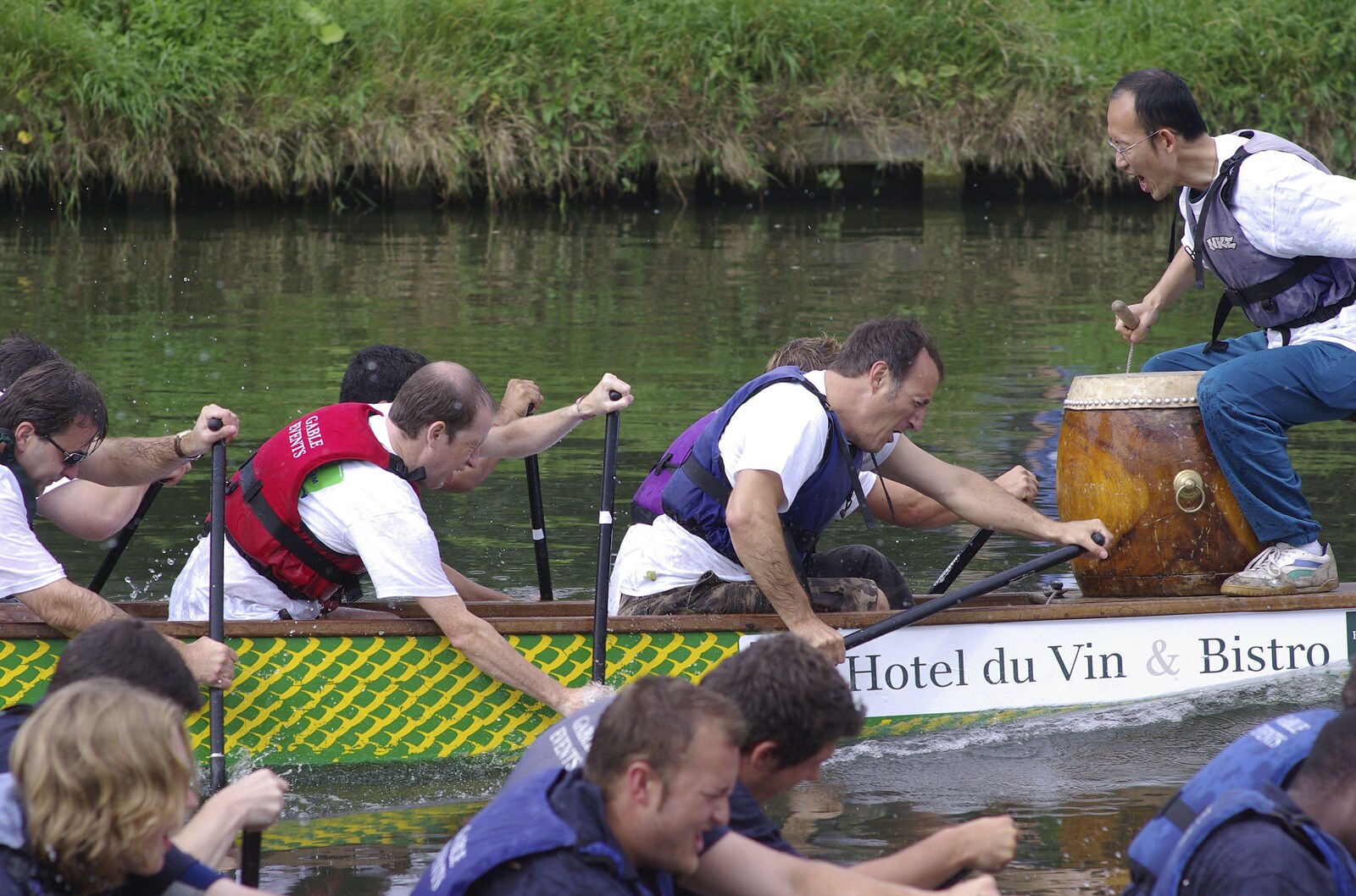 Qualcomm's Dragon-Boat Racing, Fen Ditton, Cambridge - 8th September 2007: Gordon (on drums) gets stuck in