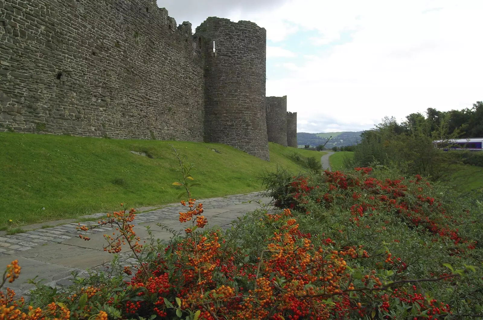 The walls of Conwy castle, from A Road Trip to Ireland Via Sandbach and Conwy, Cheshire and Wales - 21st September 2007