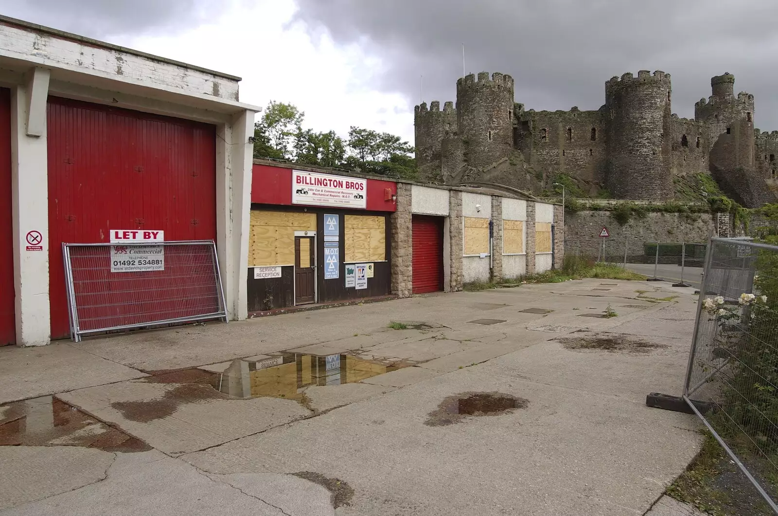 Billington Brothers garage and Conwy Castle, from A Road Trip to Ireland Via Sandbach and Conwy, Cheshire and Wales - 21st September 2007