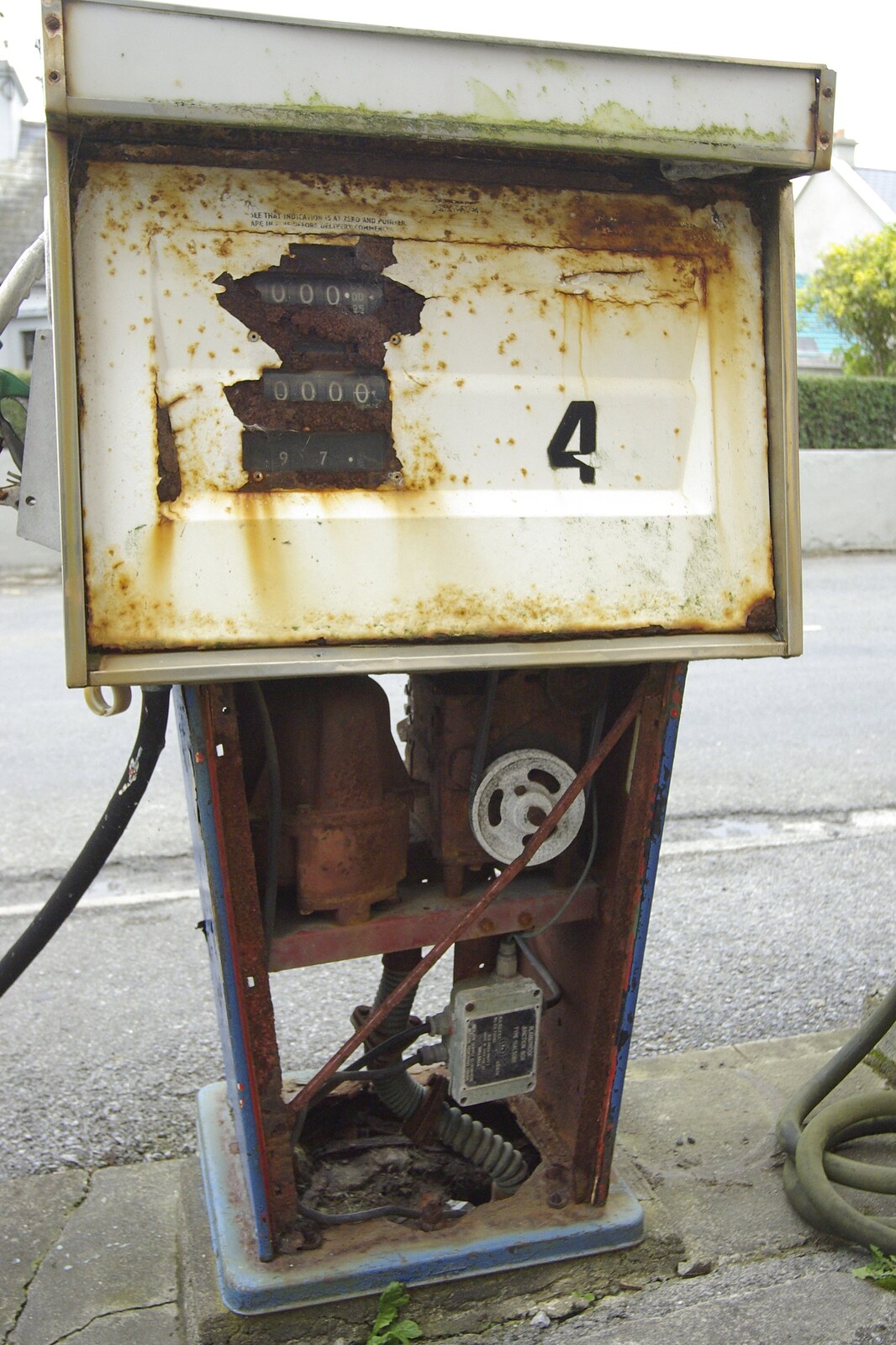 Kilkee to Galway, Connacht, Ireland - 23rd September 2007: A derelict petrol pump