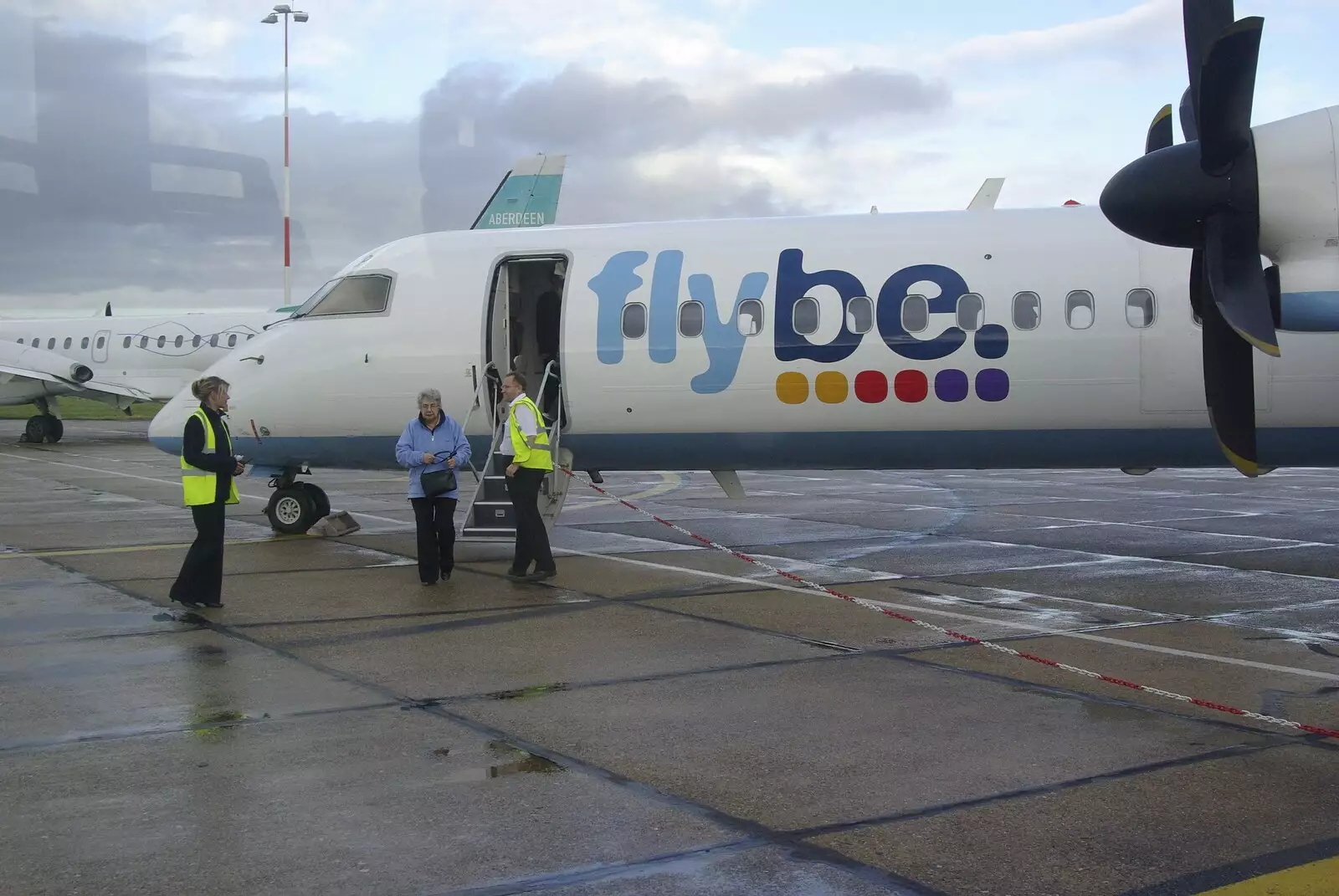 Nosher's FlyBe flight on the tarmac, from Blackrock and Dublin, Ireland - 24th September 2007