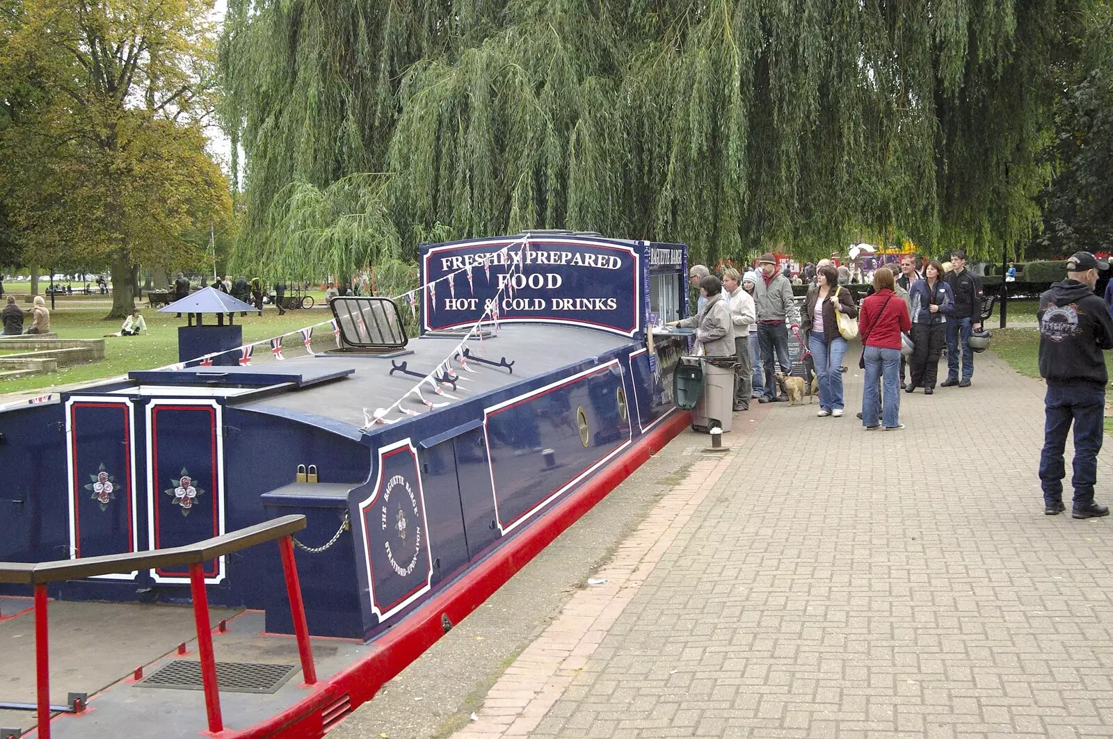 A barge down by the river, from A BSCC Presentation, and Matt's Wedding Reception, Solihull - 6th October 2007