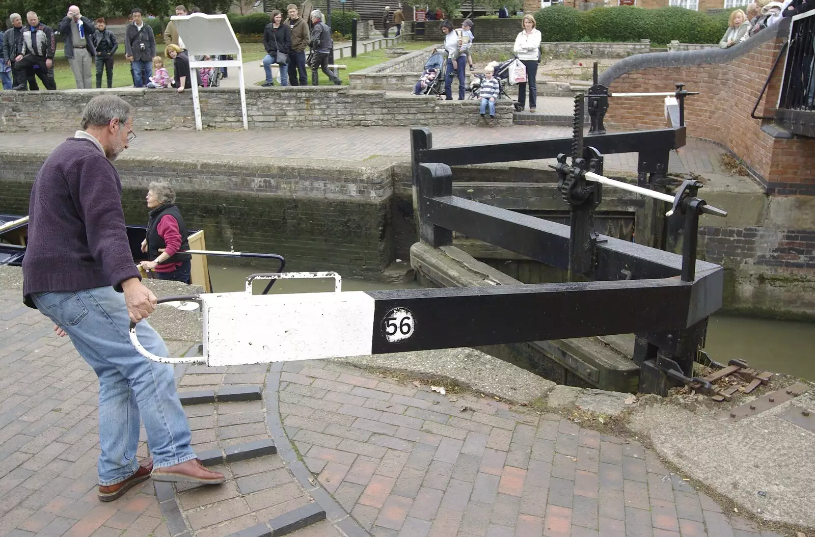 The lock gates are closed, from A BSCC Presentation, and Matt's Wedding Reception, Solihull - 6th October 2007