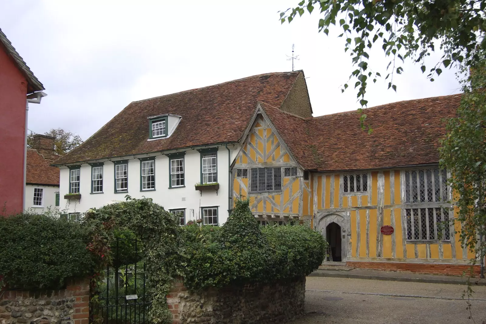 More cute houses, from A Road Trip in an MX-5, and Athlete at the UEA, Lavenham and Norwich - 14th October 2007