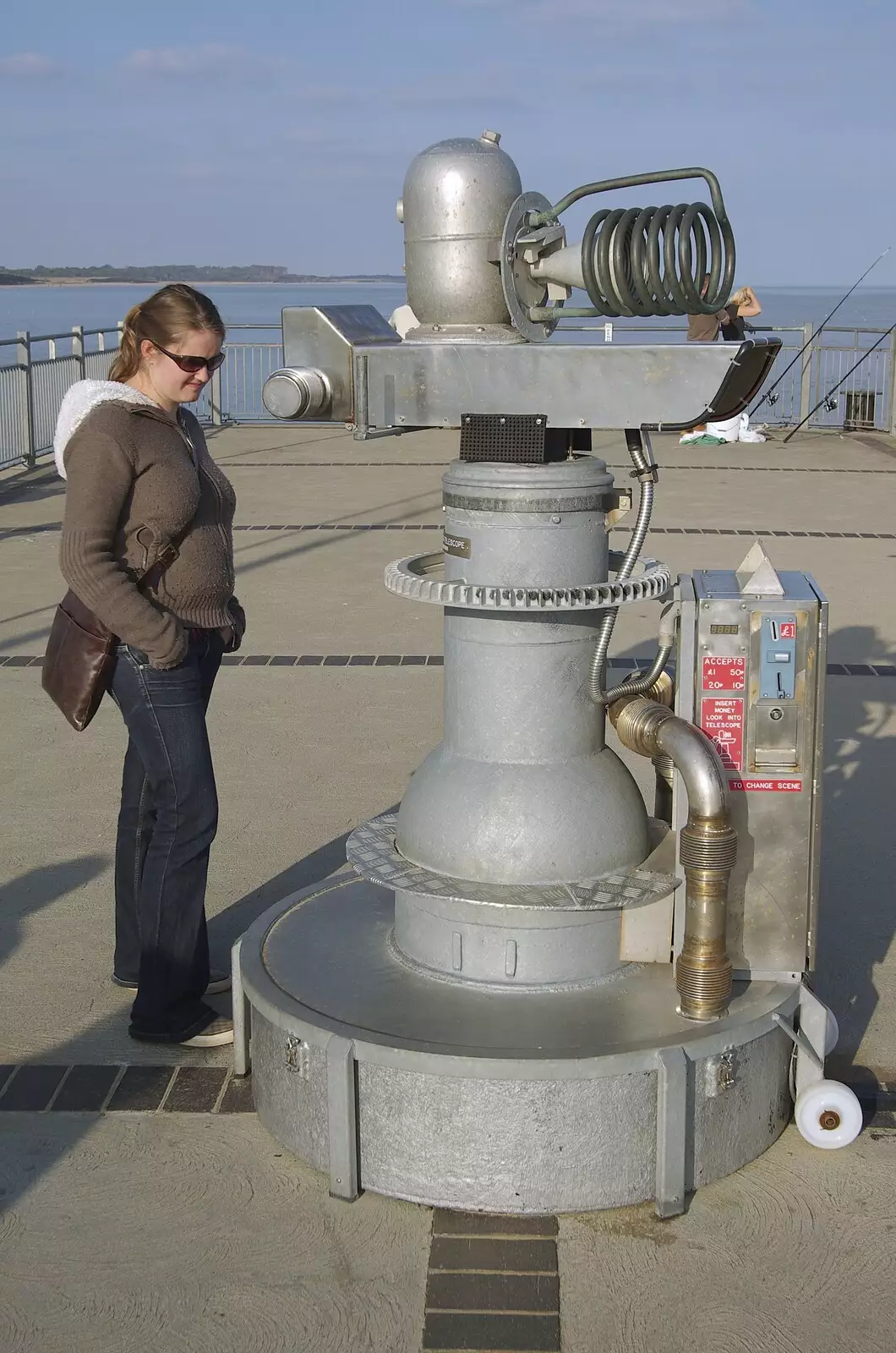 Isobel has a look at a comedy telescope, from Coldham's Traffic Light Destruction, and a Trip to the Pier, Cambridge and Southwold - 21st October 2007