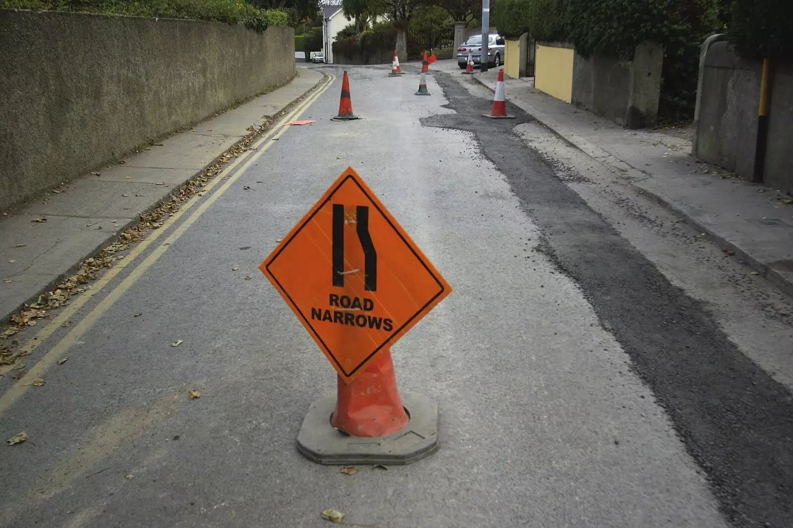 A roadworks sign in the middle of the road, from Apple Pressing, and Isobel's 30th in Blackrock, Dublin, Ireland - 2nd November 2007