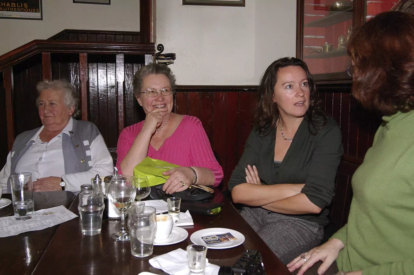 Evelyn chats to Hedwig, from Apple Pressing, and Isobel's 30th in Blackrock, Dublin, Ireland - 2nd November 2007