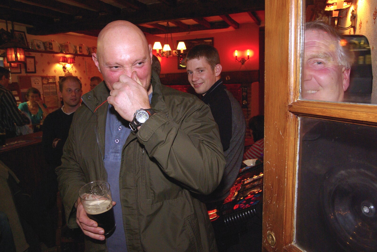 Gov guffs and stinks himself out from The Boy Phil Leaves, Swan Inn, Brome, Suffolk - 4th November 2007