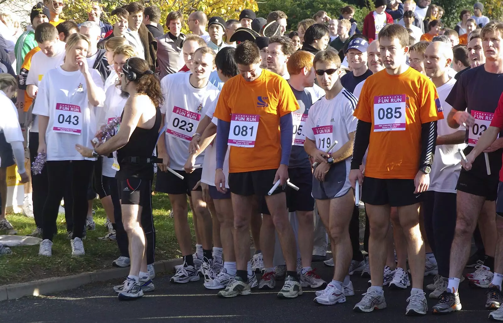 The runners are itching to go, from Isobel and the Science Park Fun Run, Milton Road, Cambridge - 16th November 2007