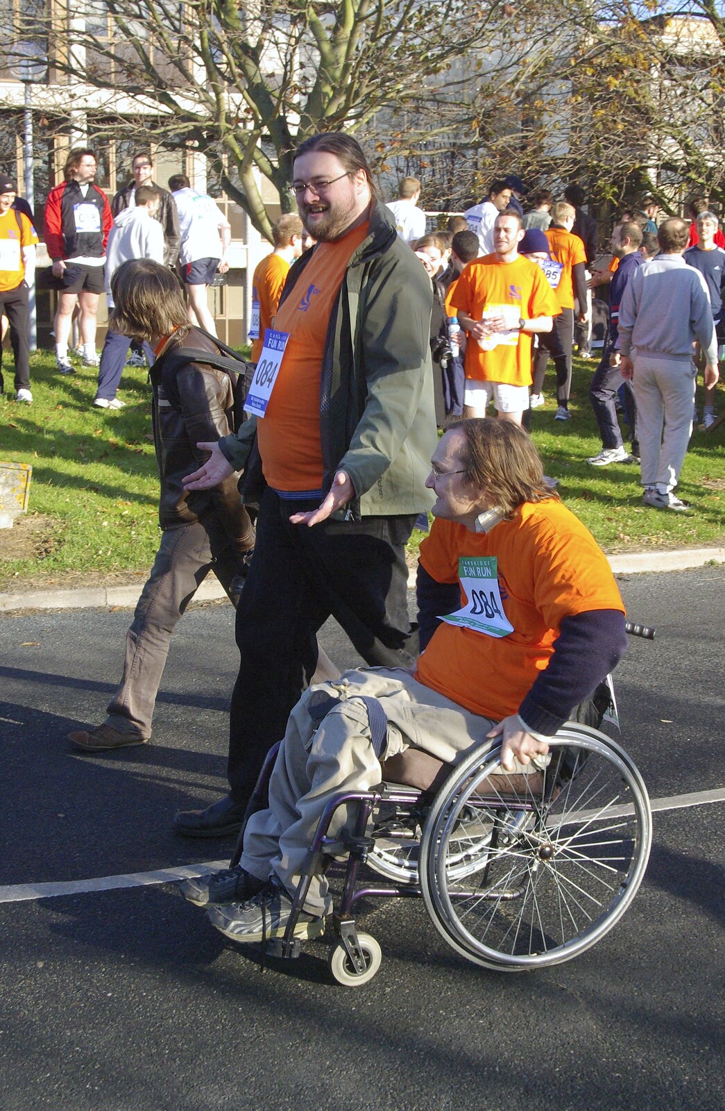Isobel and the Science Park Fun Run, Milton Road, Cambridge - 16th November 2007: A wheelchair entry from Cambridge Silicon Radio