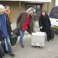 Rob gives his Mesa Boogie flight-case a trundle, The BBs On Tour, Gatwick Copthorne, West Sussex - 24th November 2007