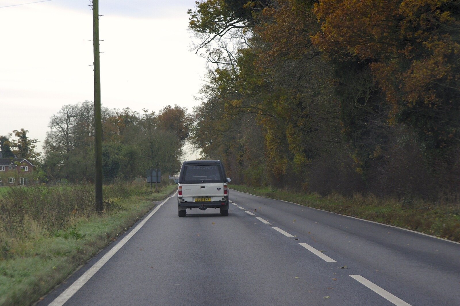 Jo's van heads off down the A140 from The BBs On Tour, Gatwick Copthorne, West Sussex - 24th November 2007