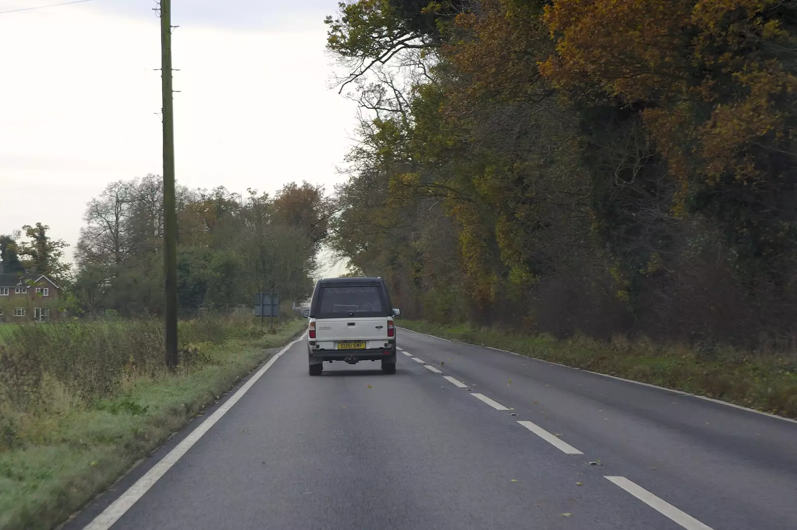 Jo's van heads off down the A140, from The BBs On Tour, Gatwick Copthorne, West Sussex - 24th November 2007